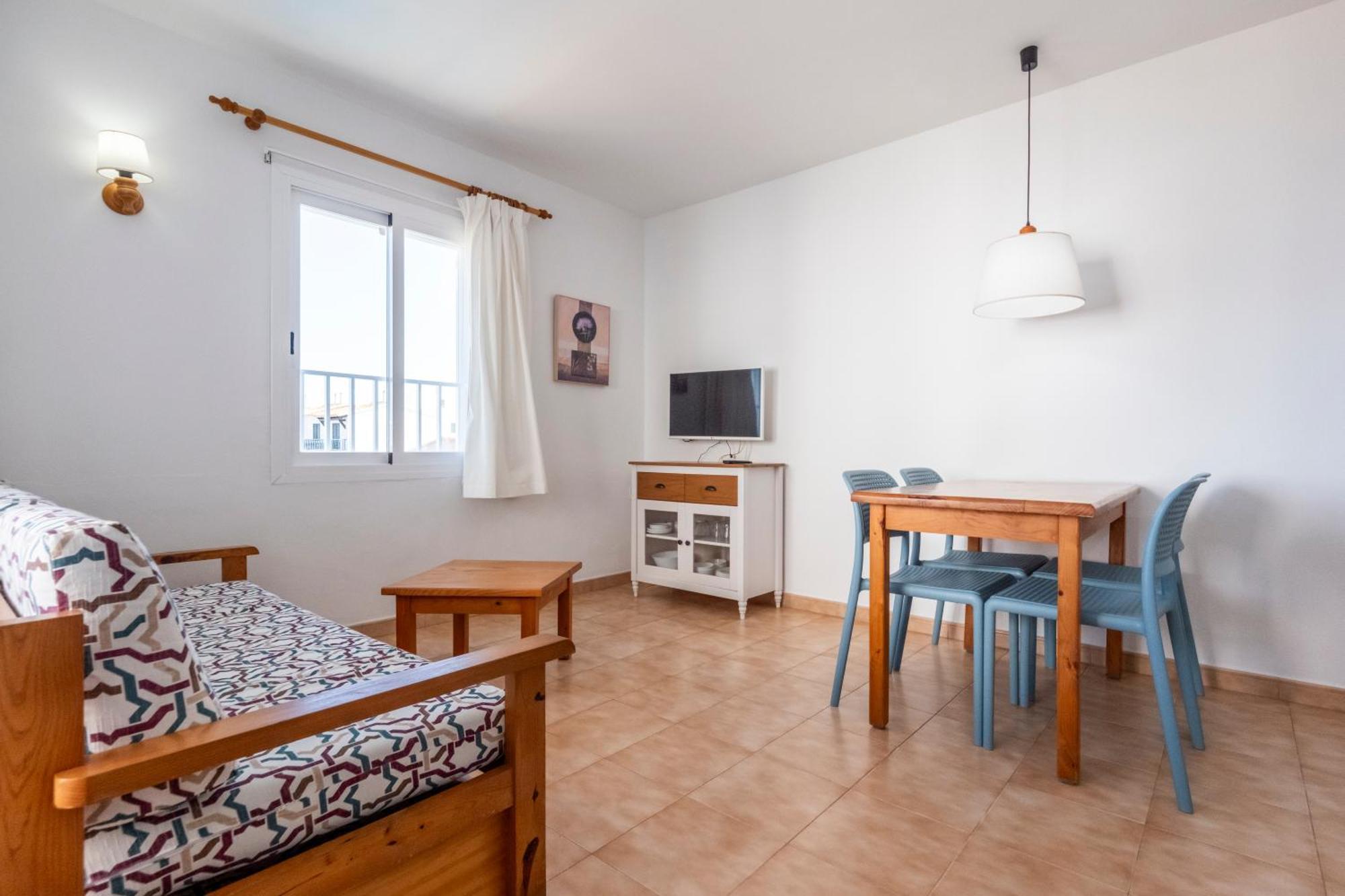 Apartamentos Sol Ponent Cala Blanca  Bagian luar foto