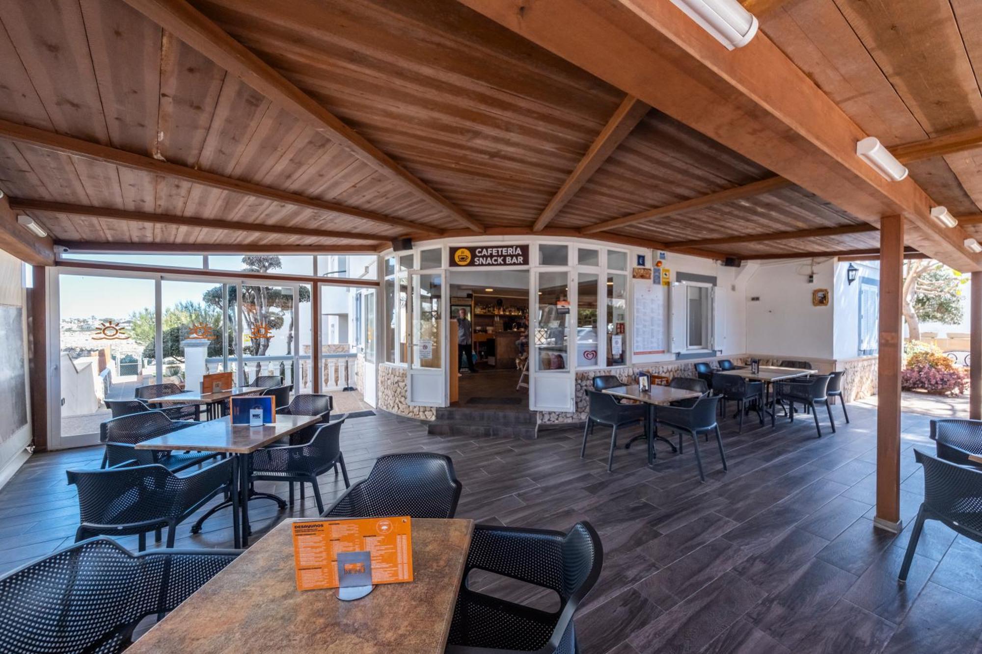 Apartamentos Sol Ponent Cala Blanca  Bagian luar foto
