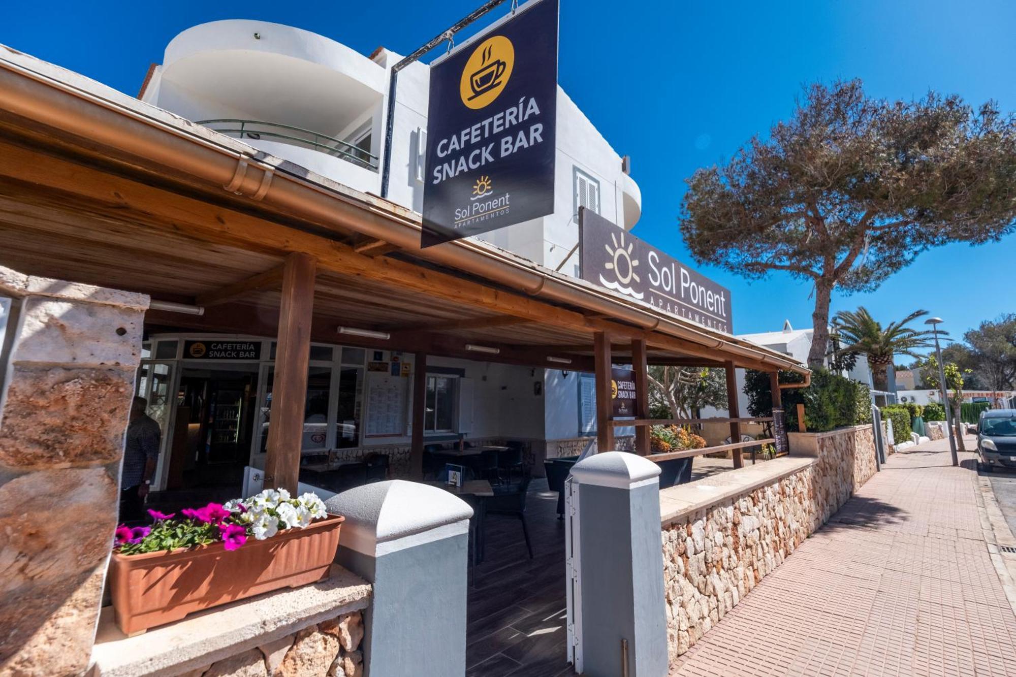 Apartamentos Sol Ponent Cala Blanca  Bagian luar foto