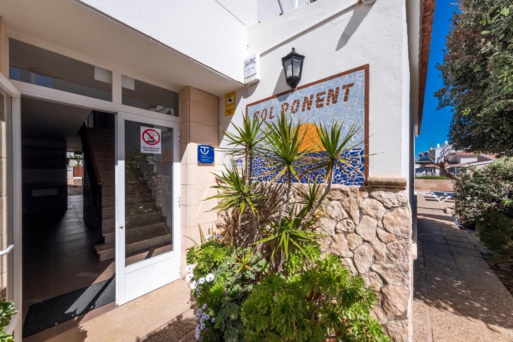 Apartamentos Sol Ponent Cala Blanca  Bagian luar foto