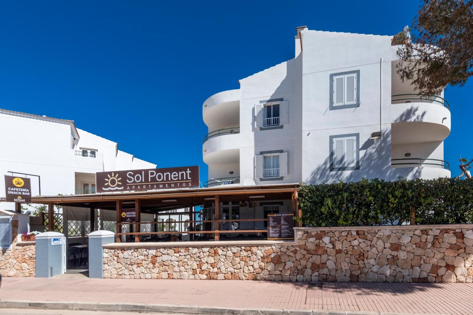 Apartamentos Sol Ponent Cala Blanca  Bagian luar foto