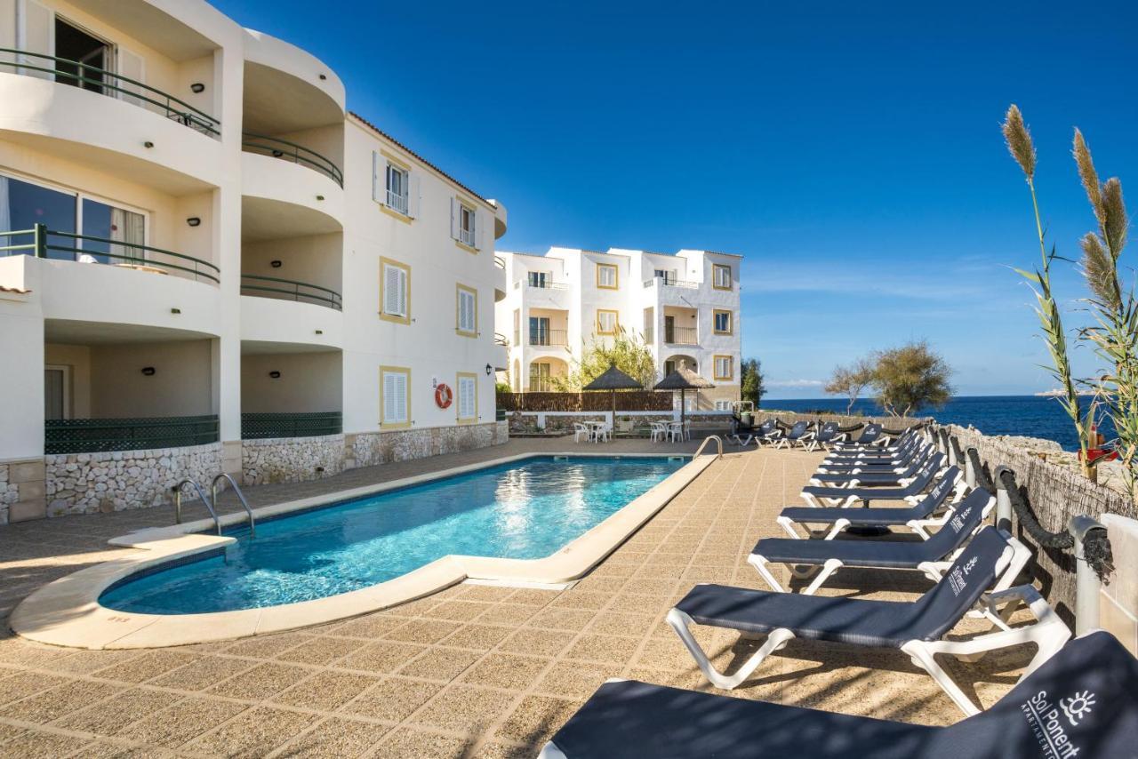 Apartamentos Sol Ponent Cala Blanca  Bagian luar foto